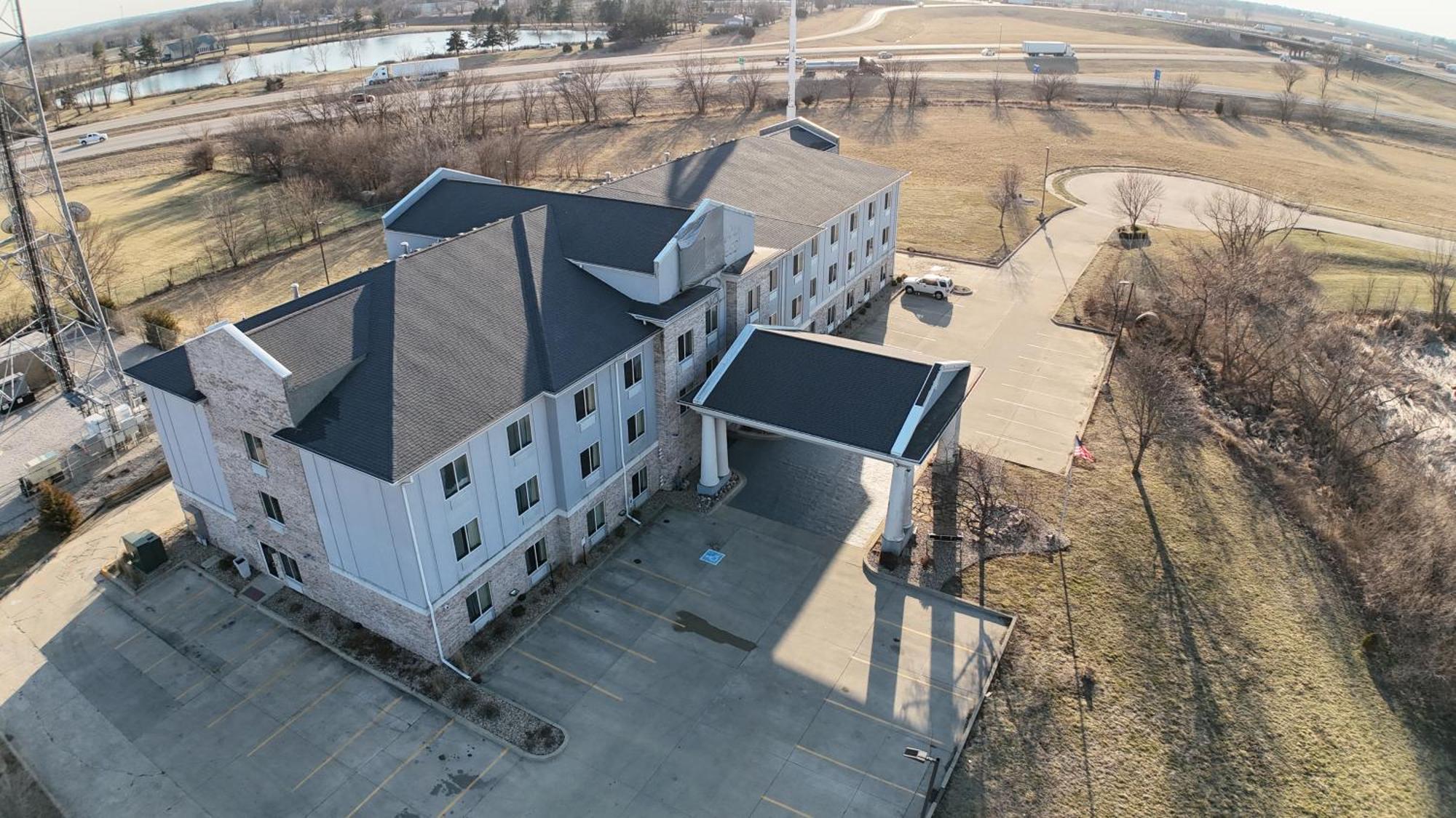 Pike Inn Le Roy - Bloomington Southeast Area Εξωτερικό φωτογραφία