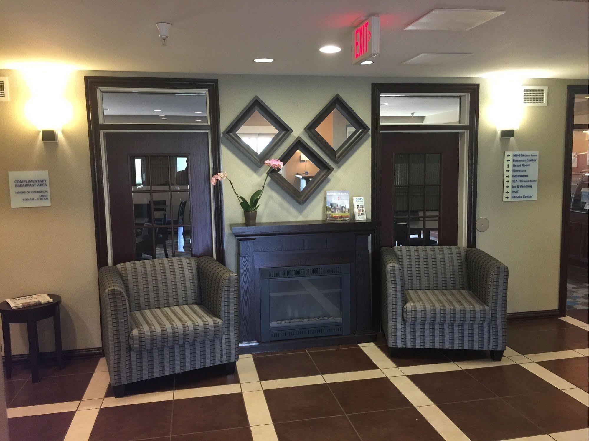 Pike Inn Le Roy - Bloomington Southeast Area Εξωτερικό φωτογραφία